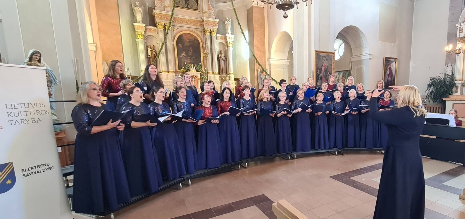 CHORŲ FESTIVALIS – KONKURSAS „MŪSŲ DAINOSE“ VIEVYJE